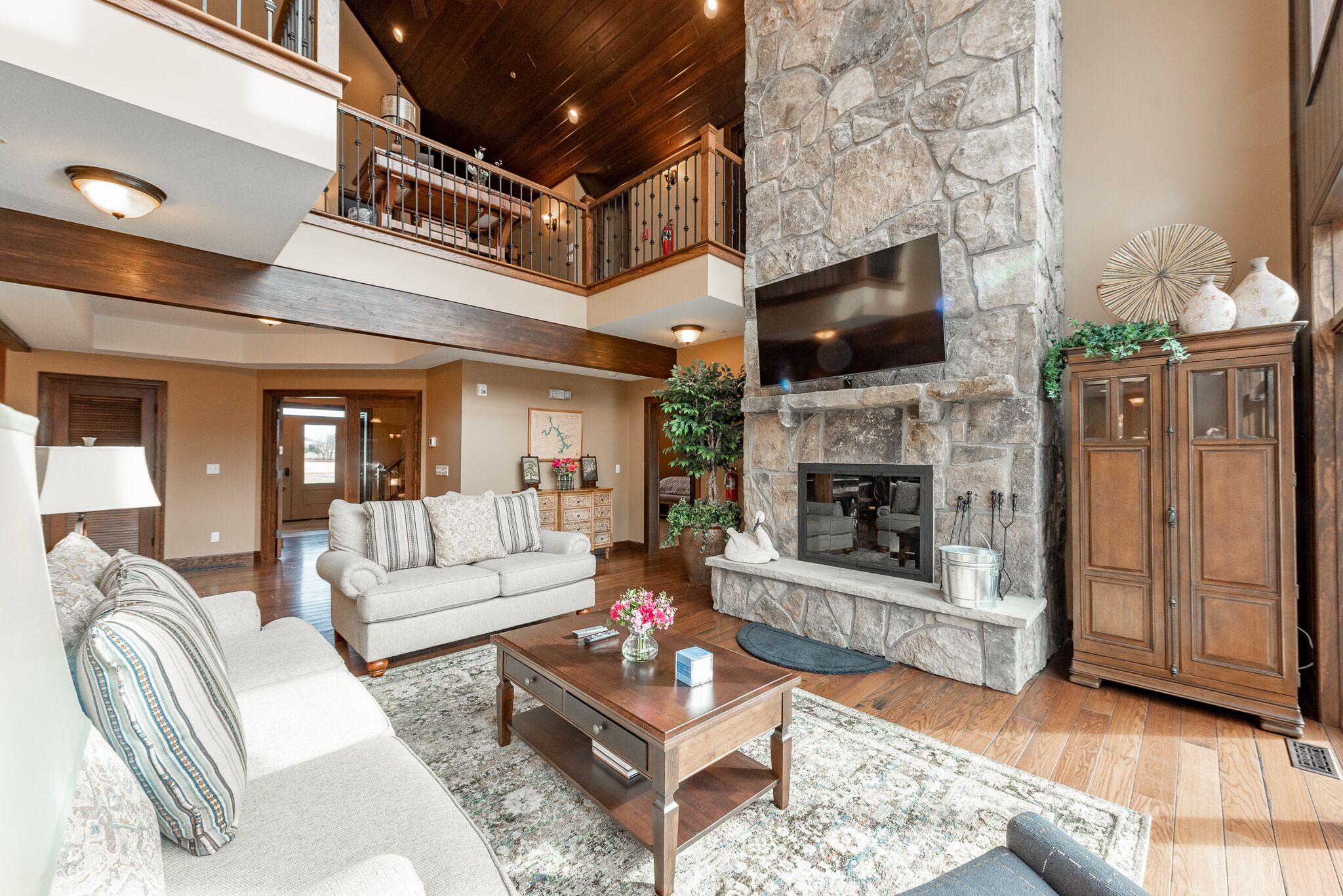 TV, fireplace, DVD player, offices