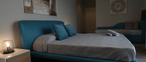 8 bedrooms, iron/ironing board, travel cot, free WiFi