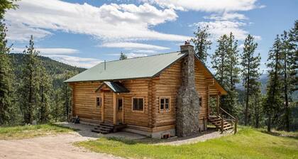 Remote Mountain Cabin with Incredible Views