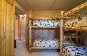 3 chambres, lit parapluie, Wi-Fi gratuit, draps fournis