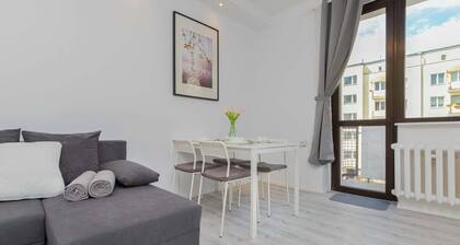 Cozy Apartment | Balcony | Parking | Close to SKM Station
