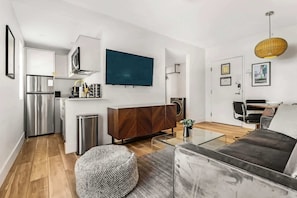 TV, Netflix, streaming services, offices