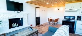 Cozy Chalet in Ocean Shores located within steps from the beach