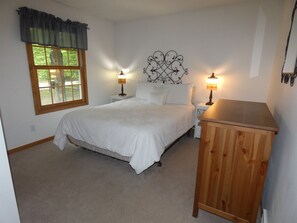 6 bedrooms, iron/ironing board, WiFi, bed sheets