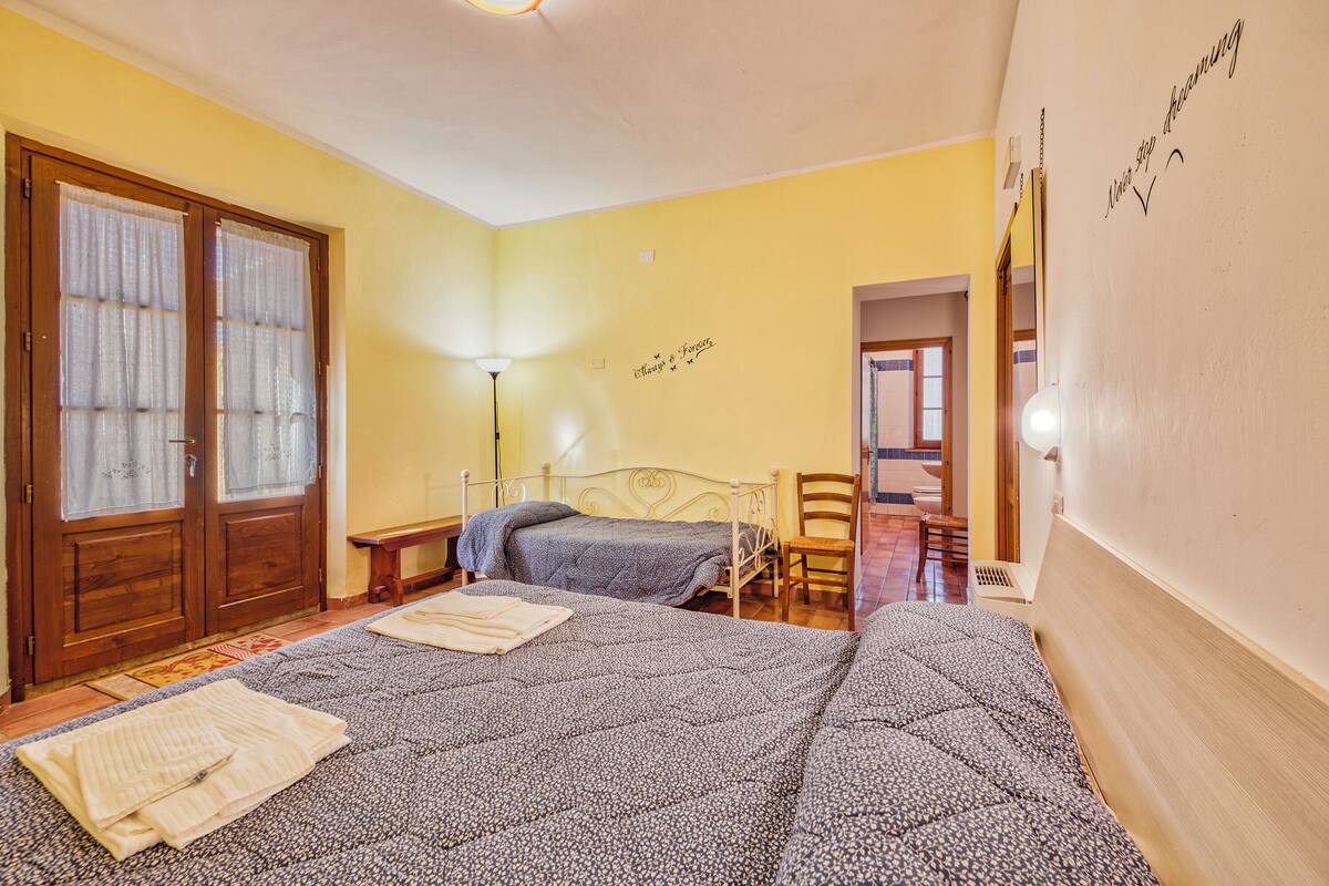 Appartement Familial, plusieurs chambres, côté montagne (Pomegranate apt with shared pool)