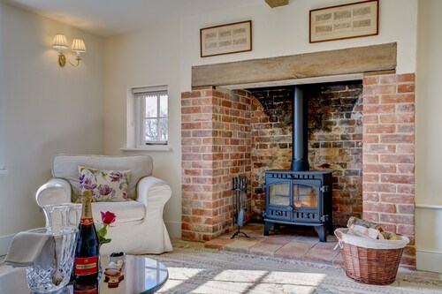 5 bedroomed farmhouse perfect for exploring Norfolk and Suffolk.