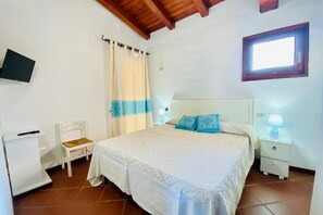 2 bedrooms, iron/ironing board