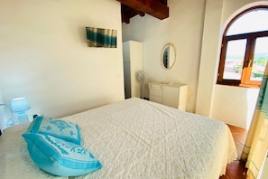 2 bedrooms, iron/ironing board