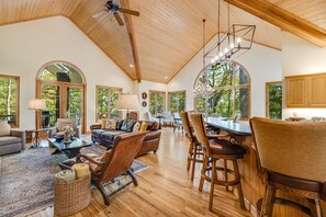 TV, fireplace, table tennis, books