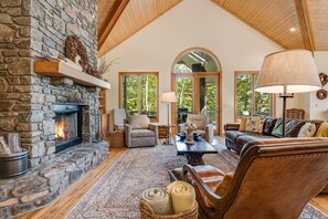 TV, fireplace, table tennis, books