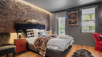 3 bedrooms, iron/ironing board, travel cot, WiFi