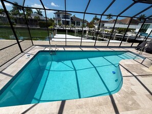 A heated pool - South facing lanai-Heated Pool-Walk to the Beach! (Marco Island)