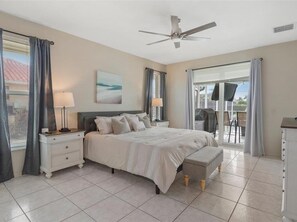 4 Schlafzimmer, Schreibtisch, Bügeleisen/Bügelbrett, WLAN