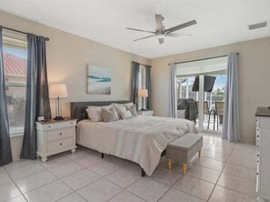 4 bedrooms, desk, iron/ironing board, WiFi - Waterfront 4BR Marco Island home with heated pool and wifi (Marco Island)