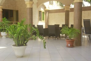 Terrace/patio - 2bed air-conditioned living room apartment (Lomé)