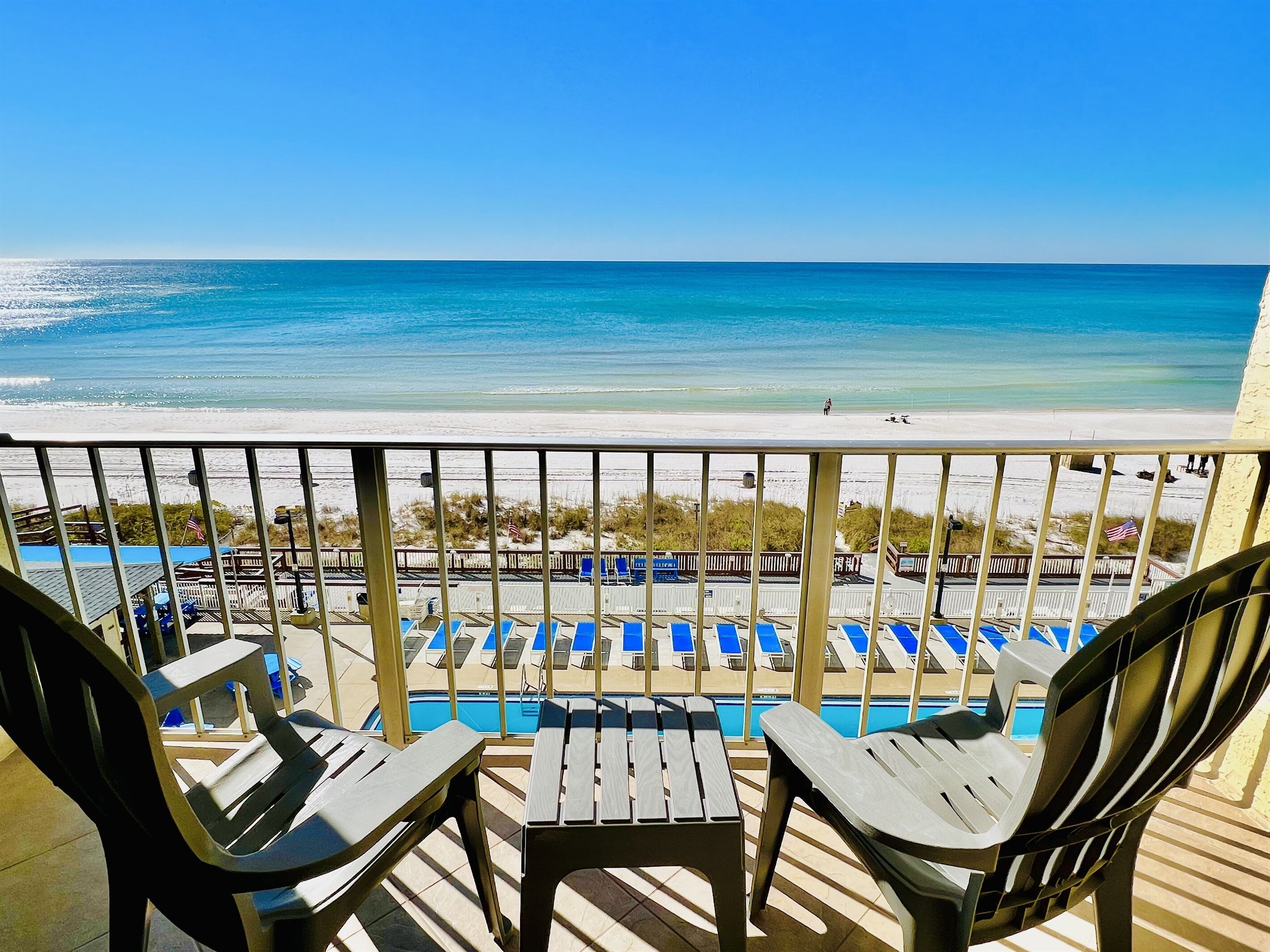 Beachfront Condo, Spectacular Ocean Views- Pool,  2BD/2BA- Great Balcony