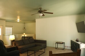 Fernseher, DVD-Player