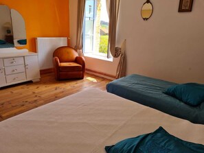 6 quartos, berço de viagem, Wi-Fi