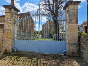 Enceinte de lâhĂ©bergement