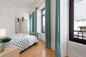 6 chambres, fer et planche à repasser, Wi-Fi, draps fournis