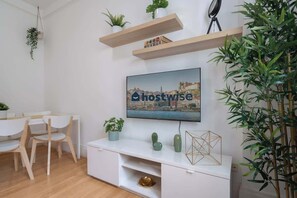 Interior - Spectacular Bright Flats w/ Balcony by HostWise (Porto)