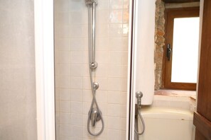 Regadera y secadora de cabello 