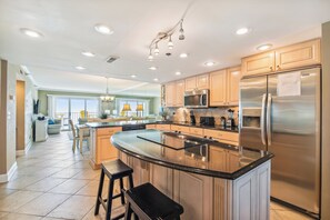 Interior - DAILY ACTIVITIES & LINENS INCLUDED*!!  Beautifully decorated, direct oceanfront, 2 bedroom , 2 bath condo is a vacationer's dream! (Ocean City)