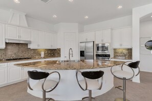 Fridge, microwave, oven, stovetop - Enjoy 270 degrees of unobstructed, double fairway views at LQ107 (La Quinta)