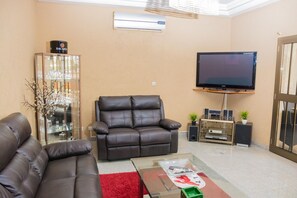 Fernseher, Stereoanlage