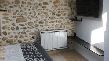 1 bedroom, iron/ironing board, bed sheets