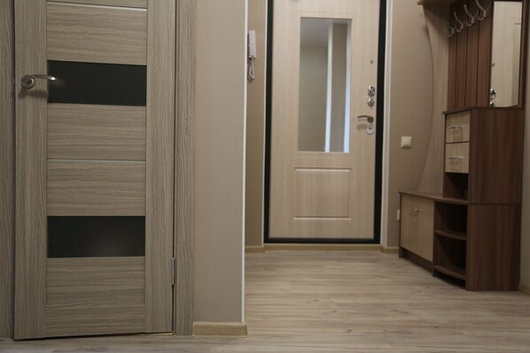 Comfort Condo, 2 Bedrooms | 2 bedrooms, iron/ironing board, free WiFi