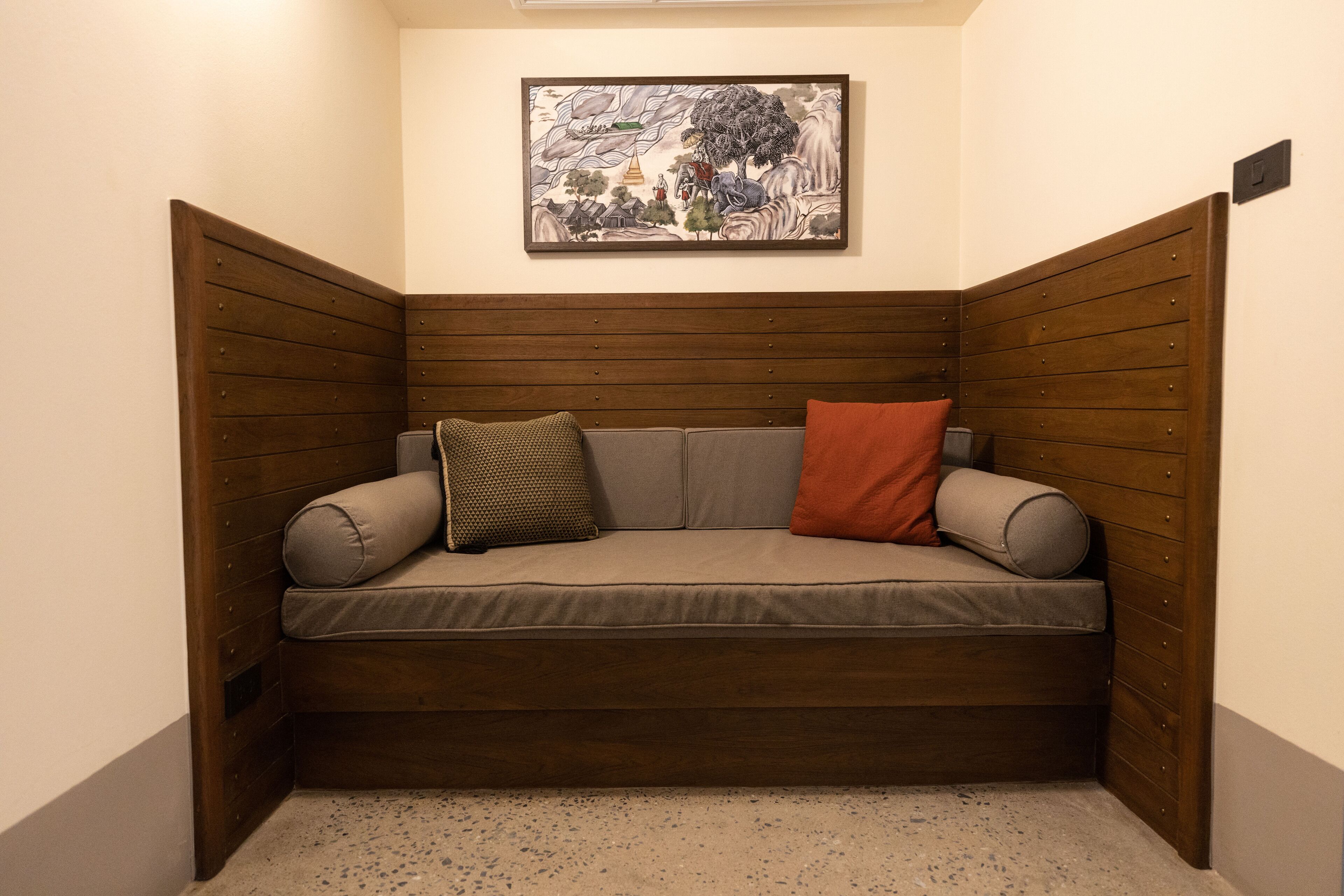 deluxe twin room | living area | 43-inch flat-screen tv with satellite channels, tv, fireplace