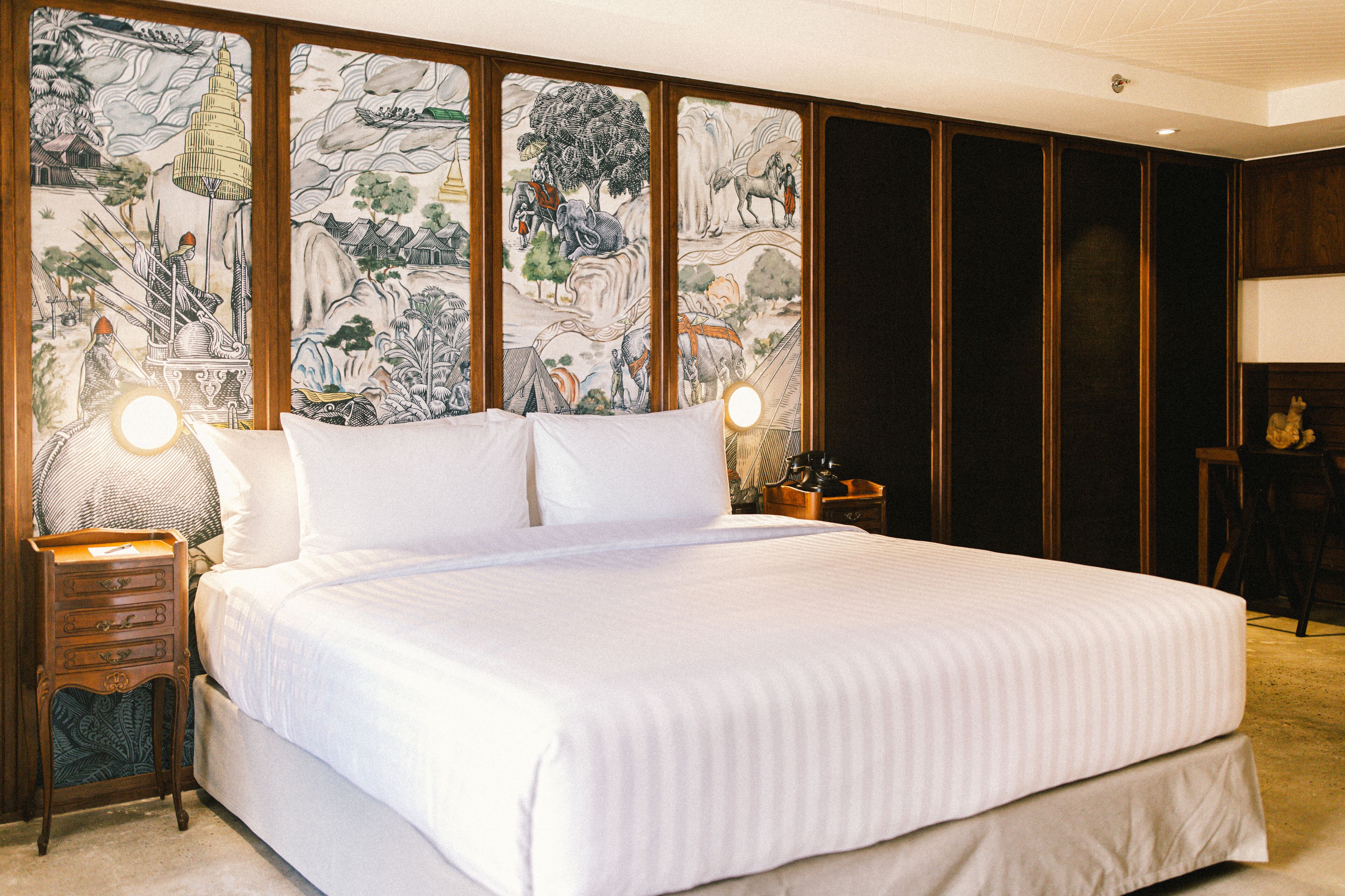 junior suite | 1 bedroom, premium bedding, minibar, in-room safe