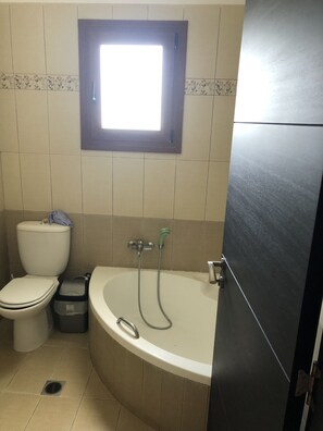 Apartment | Bathroom