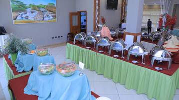 Free daily buffet breakfast