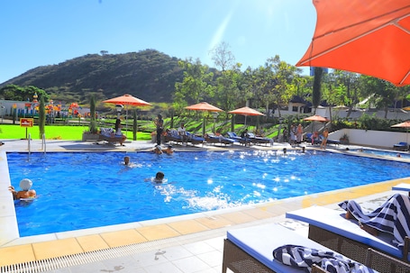 Outdoor pool. Haile Resort Adama