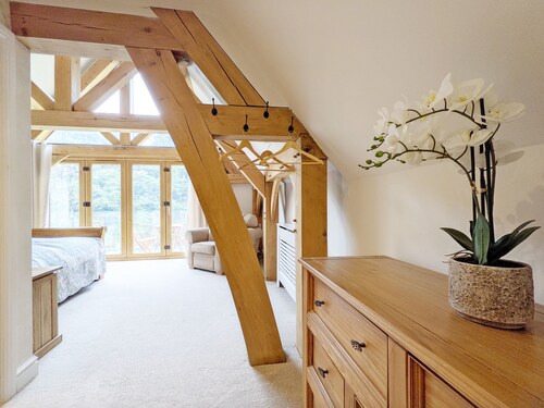 Brackenside , Angmering  -  a country house that sleeps 12 guests  in 6 bedrooms