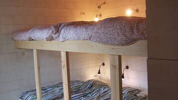 4 bedrooms, desk, iron/ironing board, travel cot