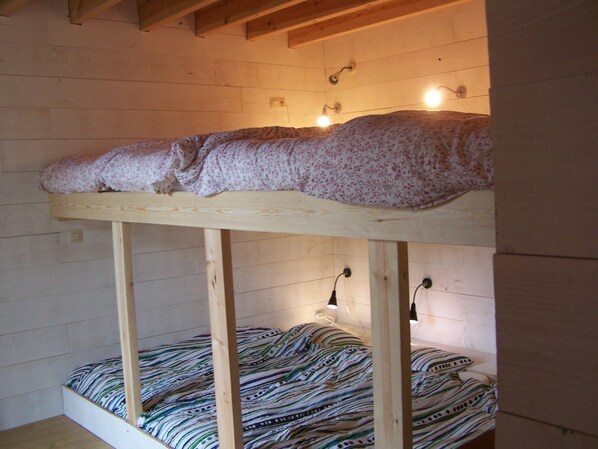 4 bedrooms, desk, iron/ironing board, travel cot