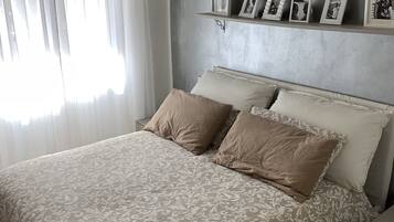 2 dormitorios, escritorio, tabla de planchar con plancha y wifi gratis