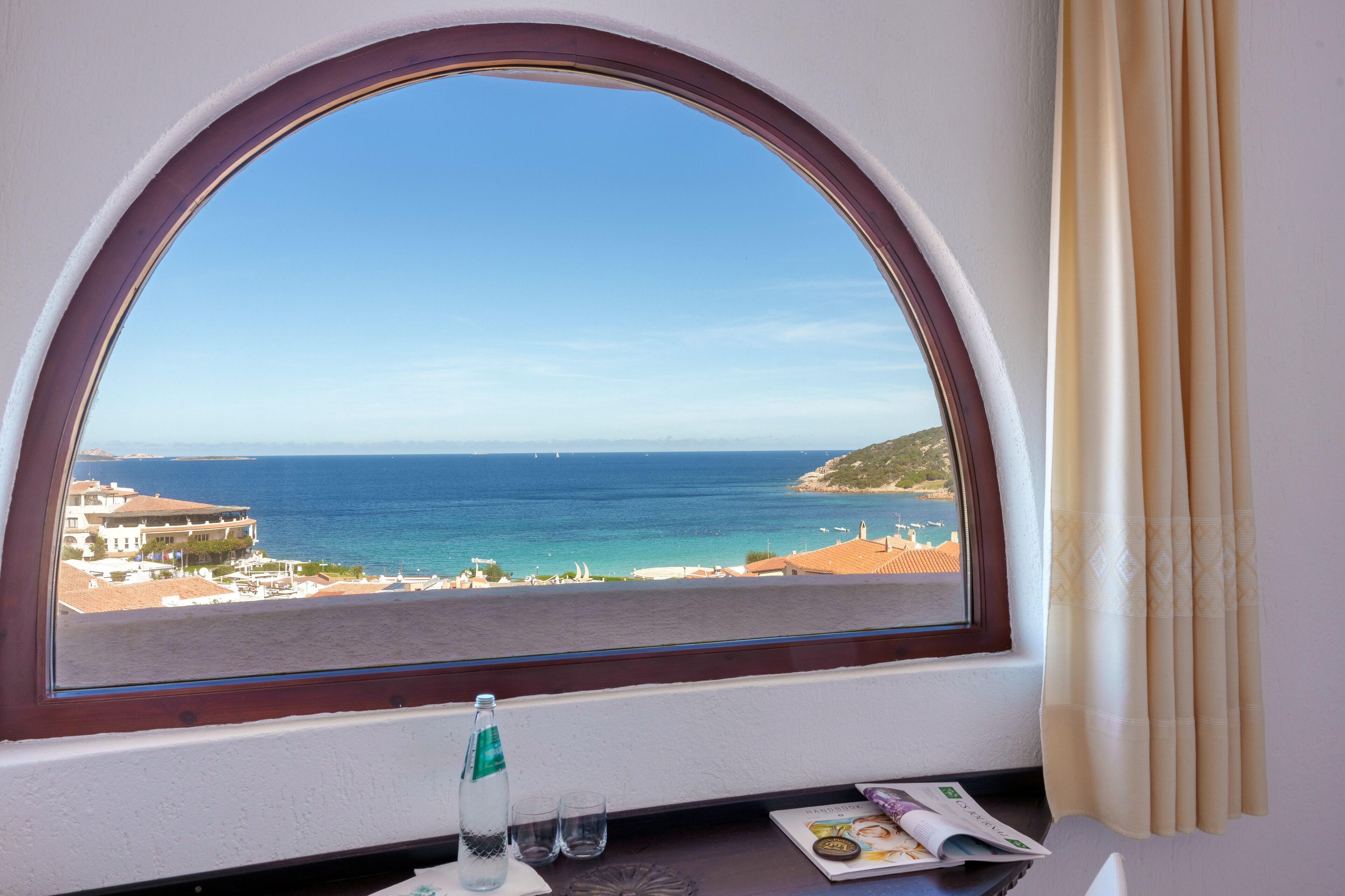 Quarto casal, sacada, vista para o mar | Roupas de cama premium, frigobar, cofres nos quartos