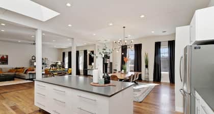 The Penthouse Loft in the Heart of Old Town
