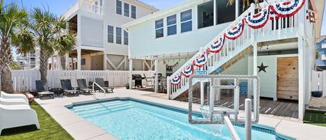 Piscina all'aperto, una piscina riscaldata