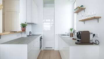 Fridge, microwave, oven, dishwasher