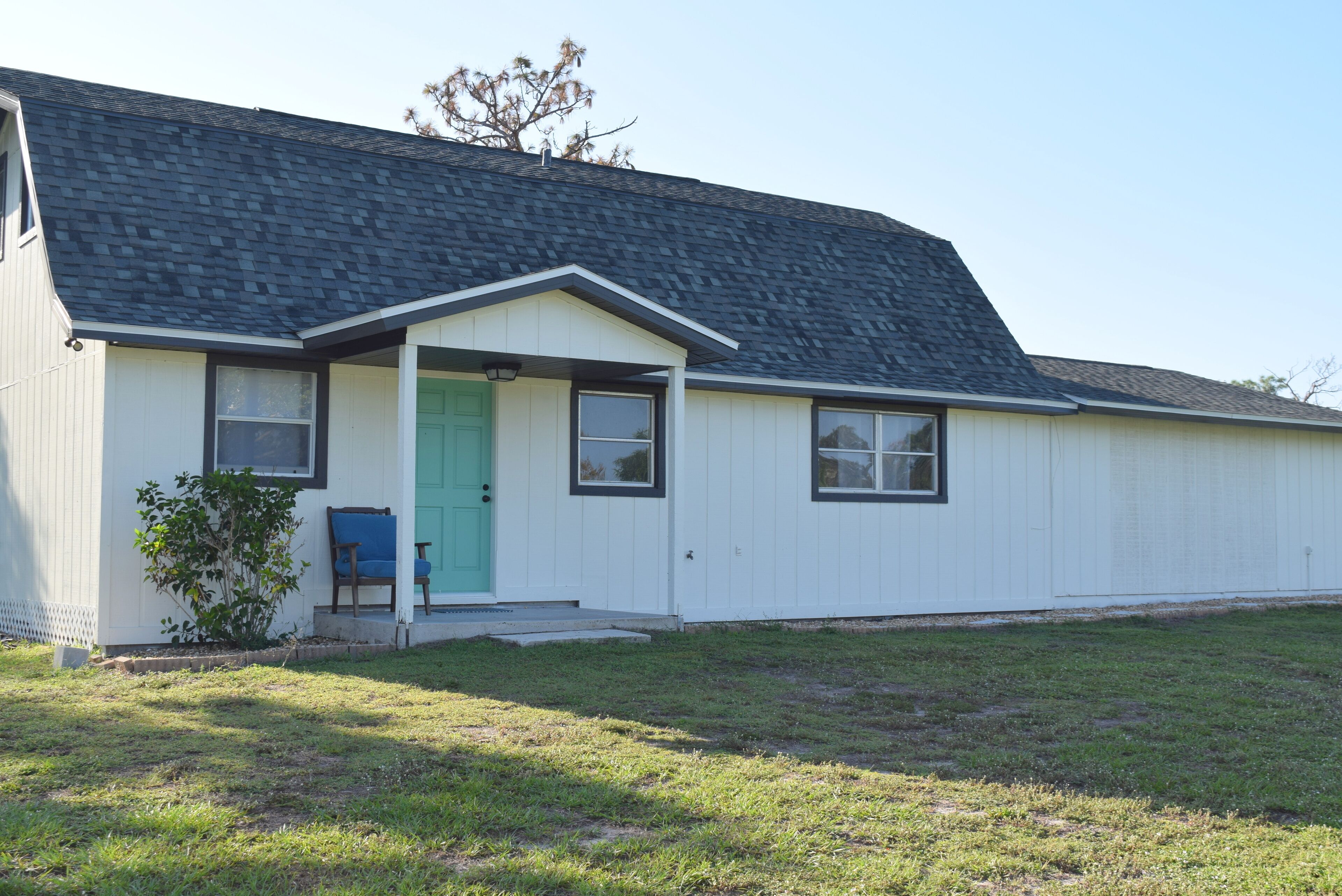 NEW!! Gated 2\/2 Single-family Guest House! 13 mins to Englewood Beach!