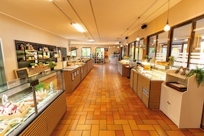 Breakfast, lunch and dinner served - Club Del Sole La Risacca Family Collection (Porto Sant'Elpidio)