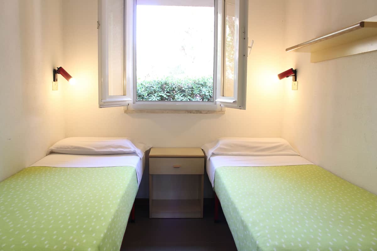 2 bedrooms