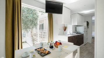 19-cm LCD TV with satellite channels, TV