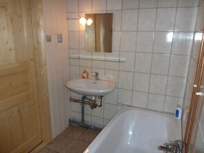 Badekar og hårføner