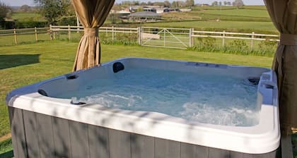 # Hot Tub - 2 Bed Cottage - Supplement applies for more than 2 people
